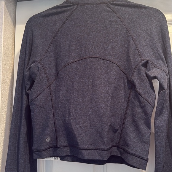 NWT Lululemon top - Picture 7 of 10